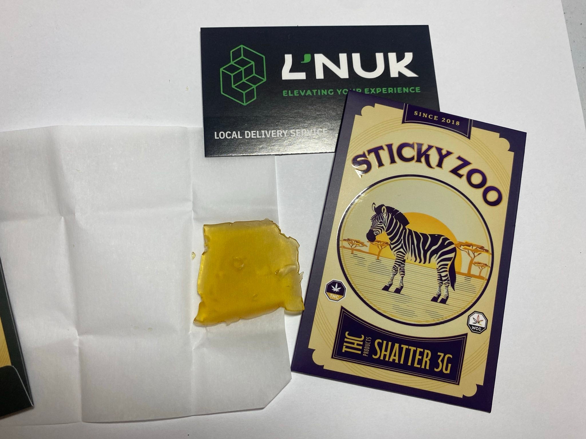 STICKY ZOO PREMIUM SHATTER (3 GRAMS)